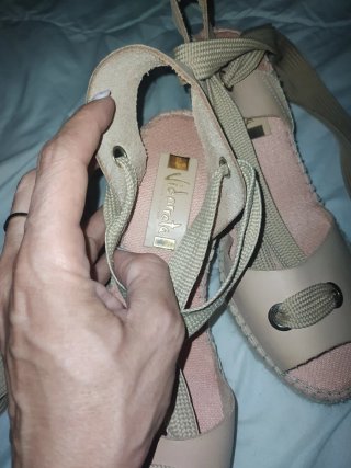 Sandalias de fiesta beige y plateadas