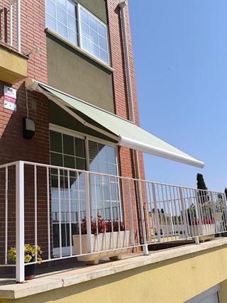 Toldi, pergole, zanzariere e prato sintetico