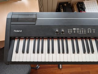 Piano Roland FP-7 Eléctrico