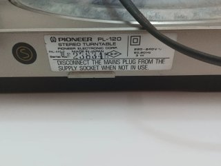 Pioneer PL-120 per ricambi si accende.