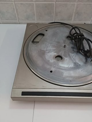 Pioneer PL-120 per ricambi si accende.