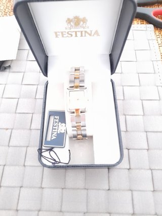 Reloj Festina Negro y Dorado