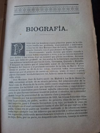 Libro muy antiguo "Figaro"