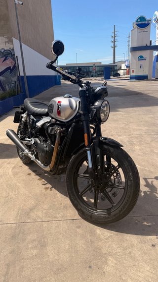 Triumph Speed Twin 900 2025