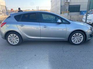 Opel Astra 2015