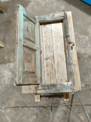 Ventana antigua de madera