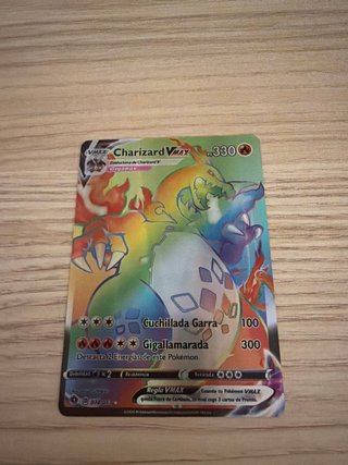 Carta Pokémon Charizard VMAX Arcoíris