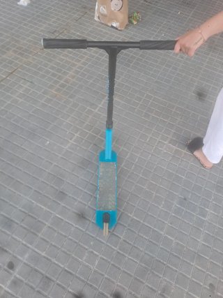 Patinete azul