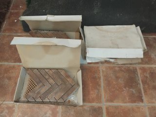 Lote de baldosas cerámicas marrones