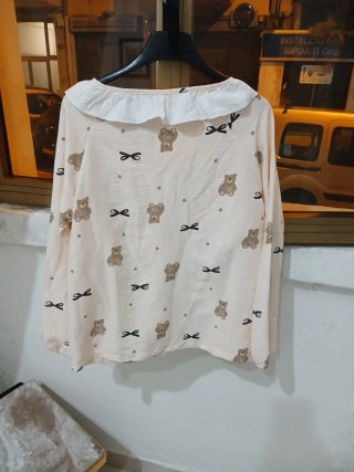Camicia beige con orsetti e fiocchi