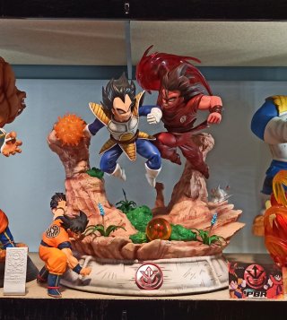 Resina Dragon Ball Goku vs Vegeta PBR