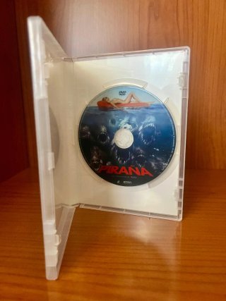 Piraña DVD (2010) Edición Alquiler