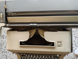 Máquina de escribir Olivetti Linea 90