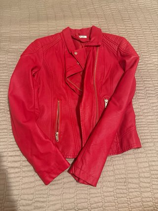 Cazadora efecto piel roja talla S