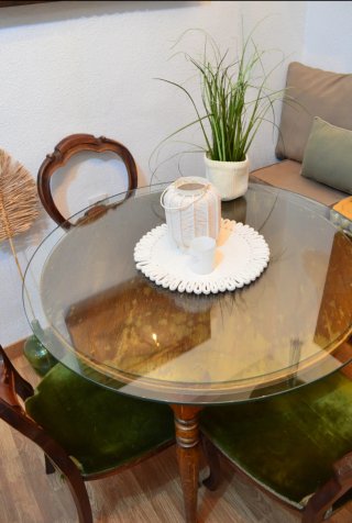 Mesa comedor + 4 sillas + mueble