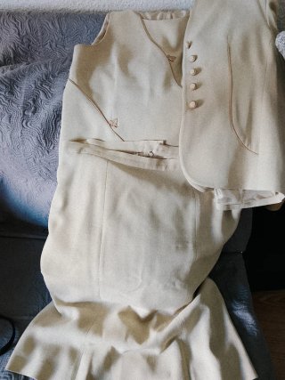 Traje 3 piezas beige Talla 46
