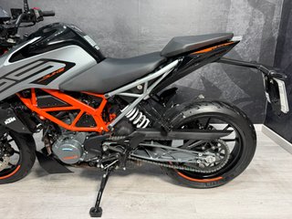 KTM Duke 125 ABS