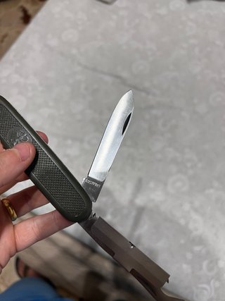 Lotto coltelli victorinox + coltello militare