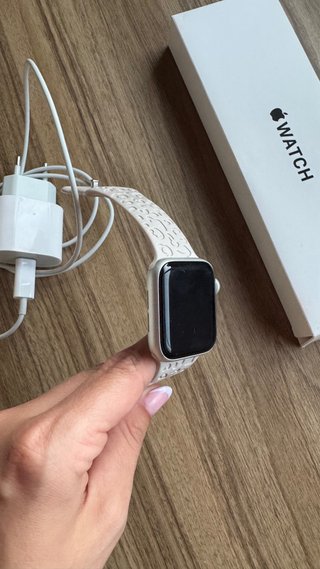 Apple Watch Beige/Plata