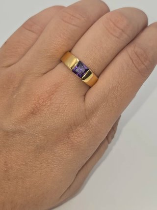 Anillo Oro 18k Piedra Morada 4,16gr