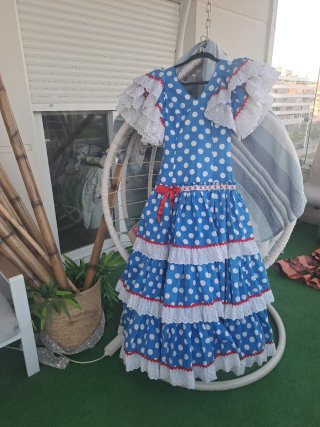 Vestido Rociero Azul con Lunares Blancos