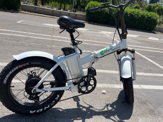 Bicicleta eléctrica plegable