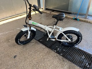 Bicicleta eléctrica plegable