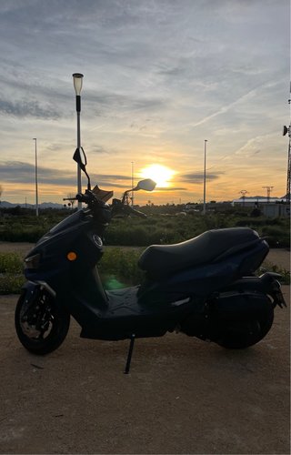 Moto Linhai Buck 125 Scooter año 2024 Negra/Azul