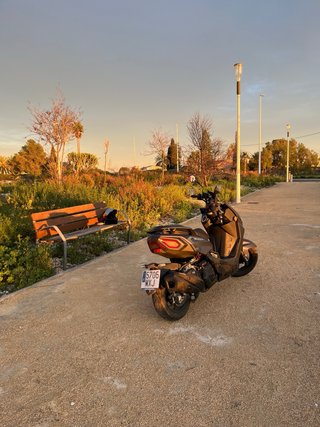 Moto Linhai Buck 125 Scooter año 2024 Negra/Azul