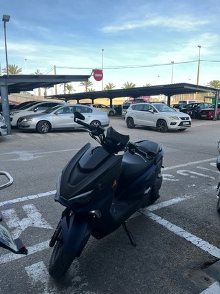 Moto Linhai Buck 125 Scooter año 2024 Negra/Azul