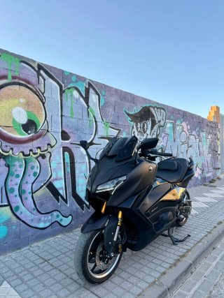 Yamaha TMAX 560 Tech MAX 2025