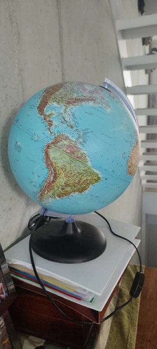 Lámpara Globo Terráqueo Azul y Negro