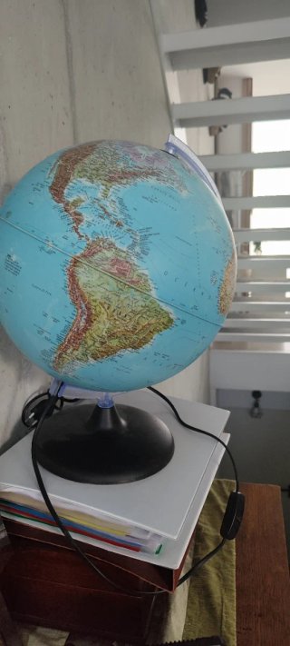 Lámpara Globo Terráqueo Azul y Negro