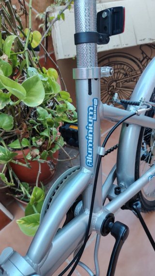Bicicleta plegable plateada