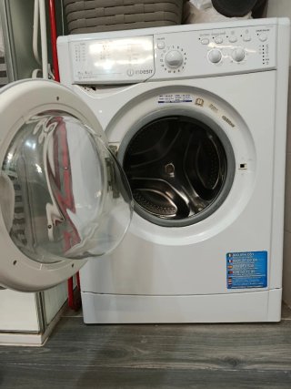 Lavadora secadora Indesit 7Kg +5  - 1200 RPM