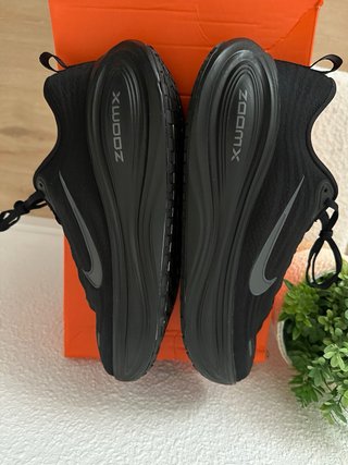 Nike ZoomX Vomero Plus Full Black Talla 42