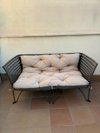 Sofá de terraza beige y gris
