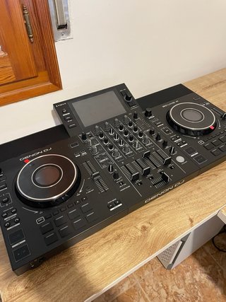 Denon DJ SC Live 4 Controlador DJ