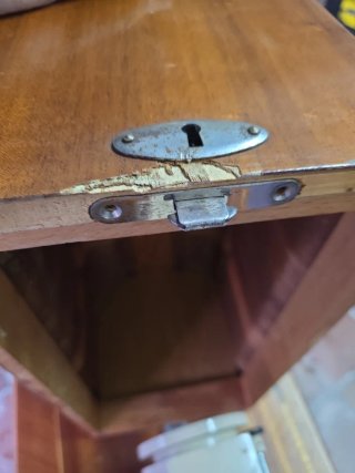 Máquina de coser Singer con mueble