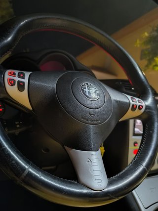 Volante Alfa romeo Gt/147 volante Logo serpiente