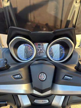 Yamaha T-MAX 530 DX Negra