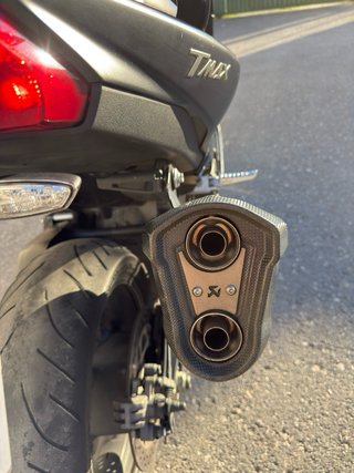 Yamaha T-MAX 530 DX Negra