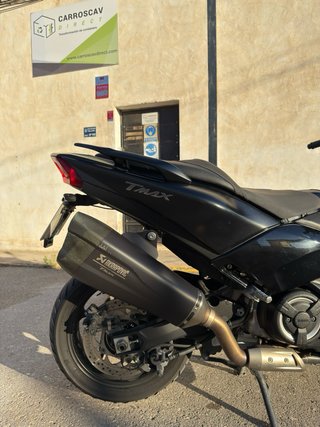 Yamaha T-MAX 530 DX Negra