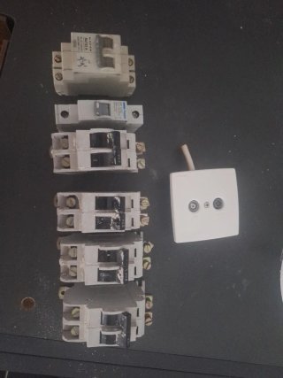 Interruptores cuadro eléctrico