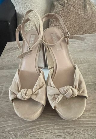 Zapatos de tacón Mango beige