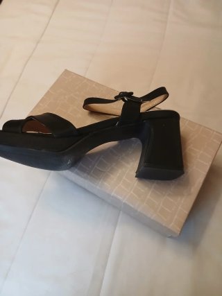 Sandalias de tacón negras
