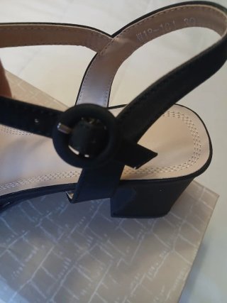 Sandalias de tacón negras