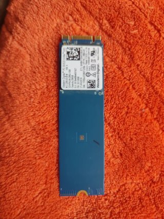 6 SSD M.2 NVMe 256GB 4 Western Digital 2 toshiba