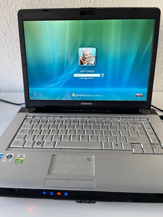 Toshiba Satellite A200 con cargador
