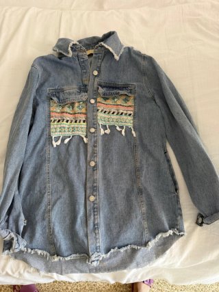 Chaqueta vaquera bordada